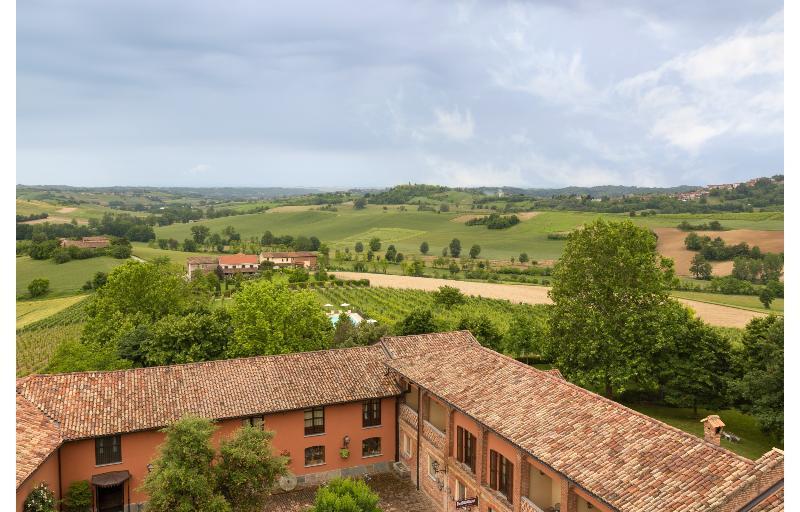 Hotel Relais Castello Di Razzano Alfiano Natta Exterior foto