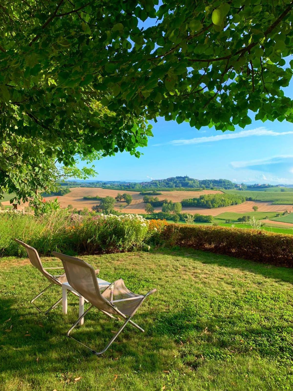 Hotel Relais Castello Di Razzano Alfiano Natta Exterior foto