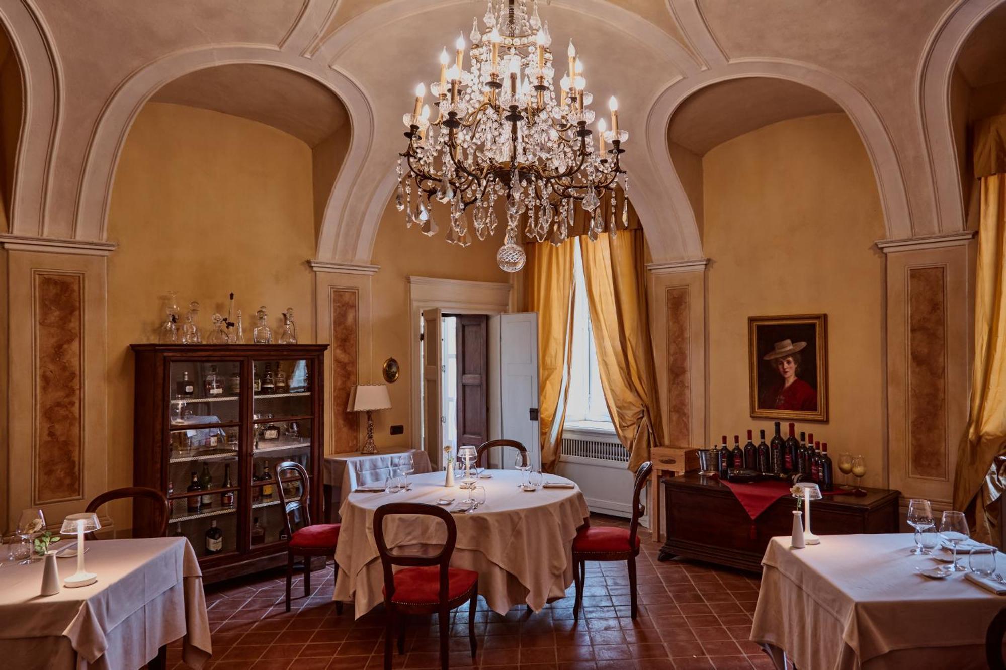 Hotel Relais Castello Di Razzano Alfiano Natta Exterior foto